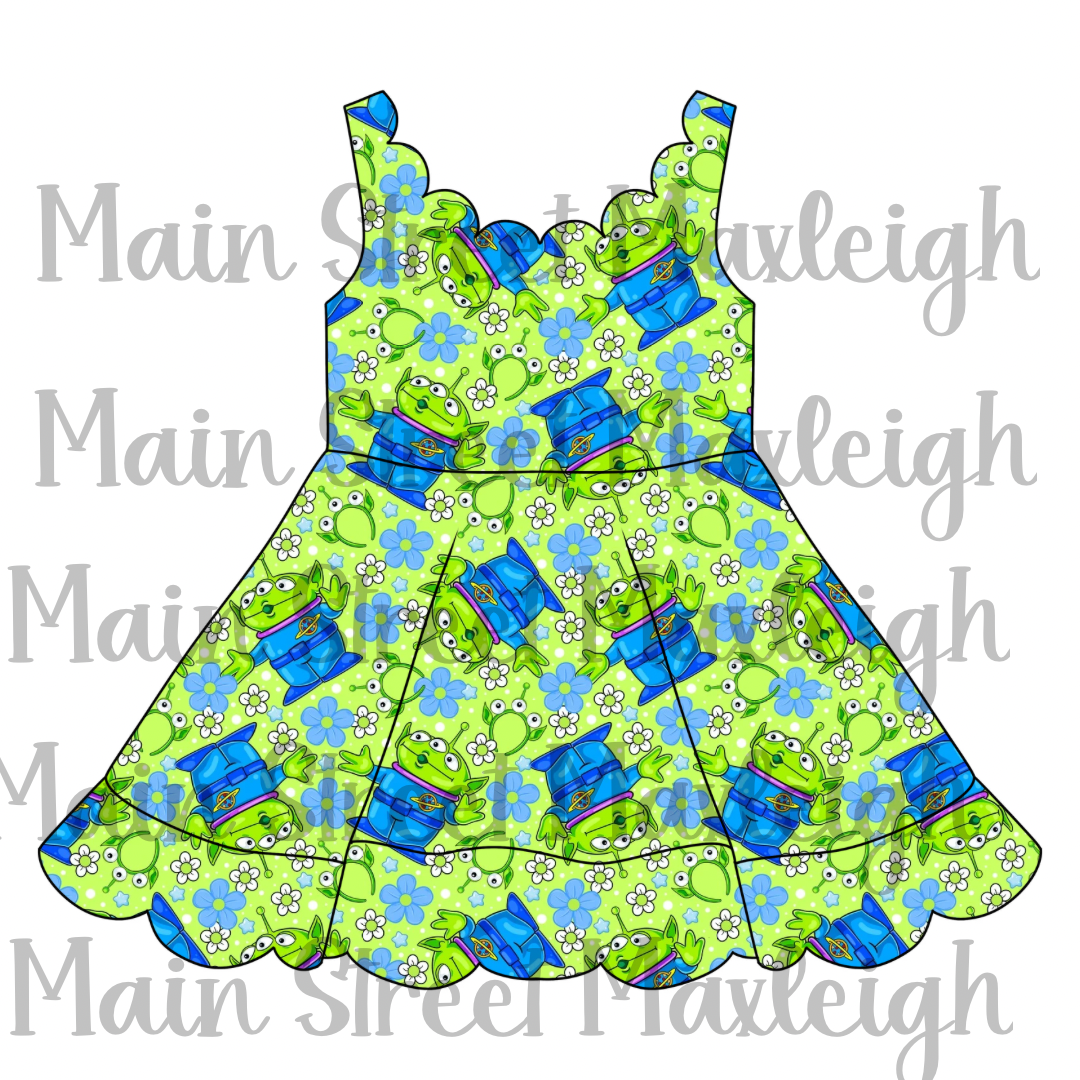 The claw scallop dress