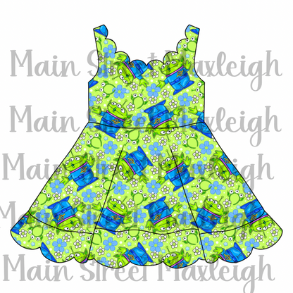 The claw scallop dress
