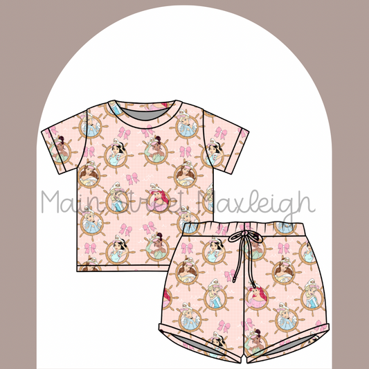 Pink princess cruise waffle set